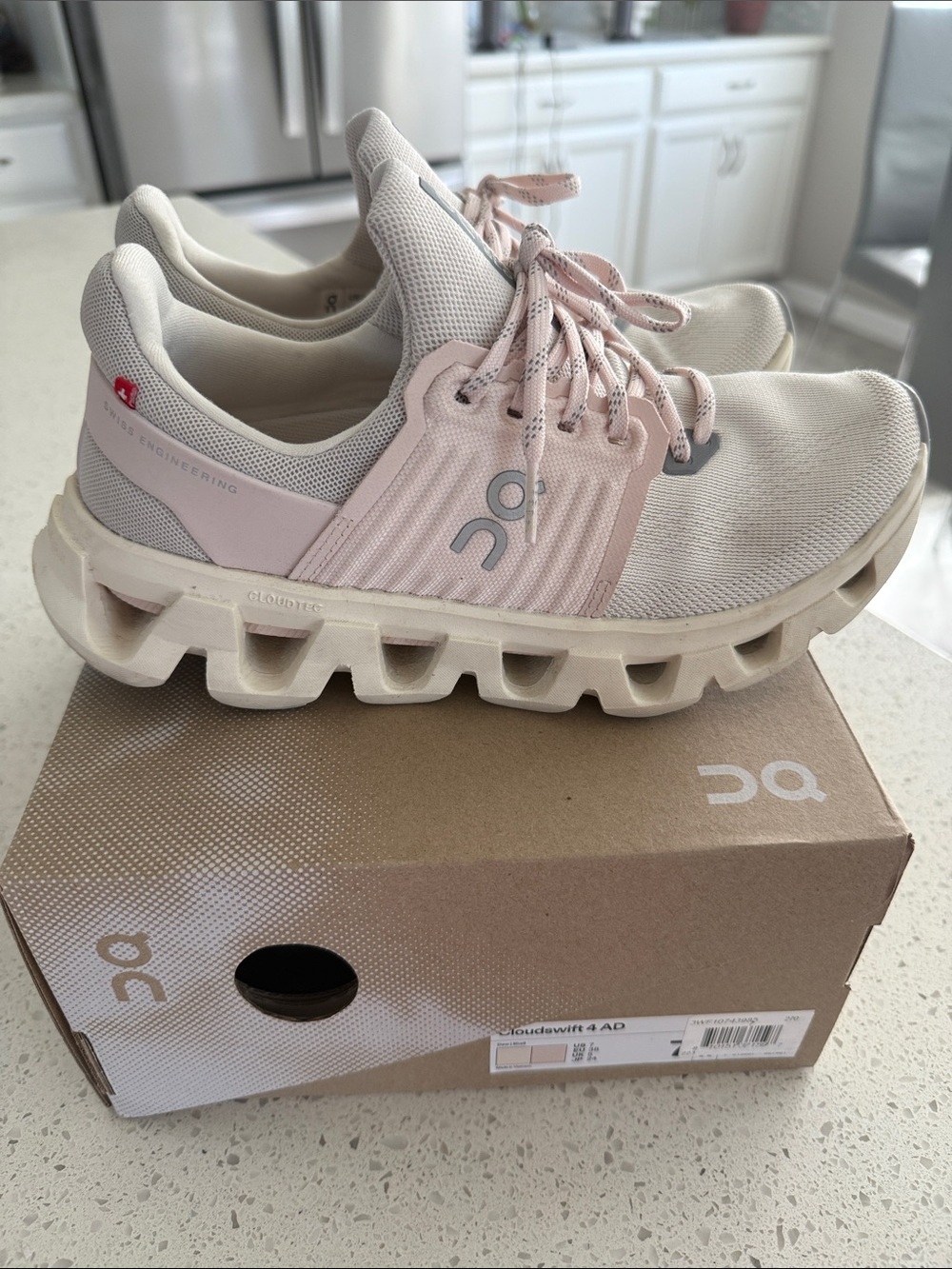 WOMEN'S ON CLOUDSWIFT 4 RUNNING SHOES - Picture 4 of 8